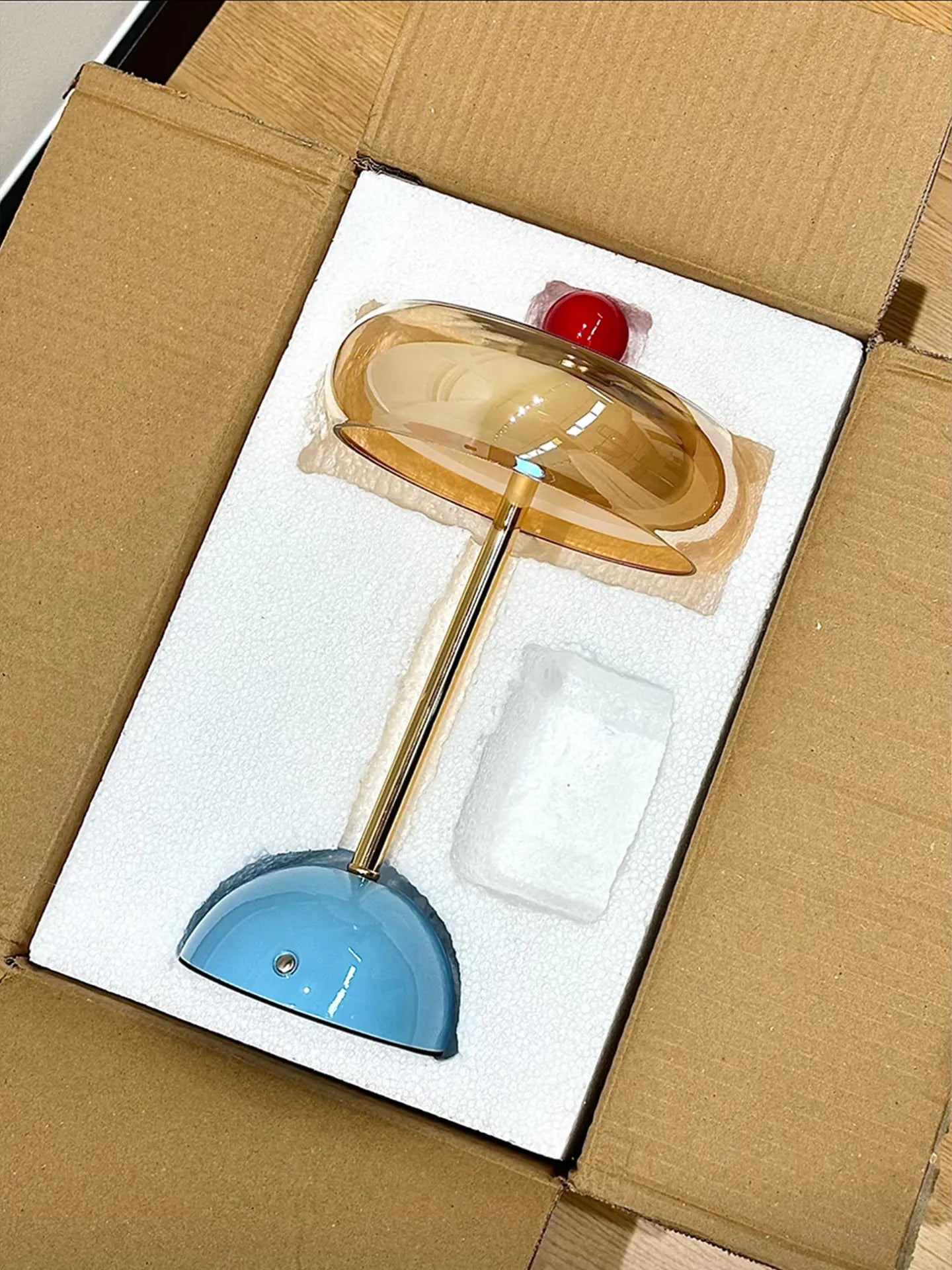 DoLife Store Retro Style Light Luxury High-end Glass Table Lamp 2026 New French Medieval Bedroom Bedside Lamp Charging Model